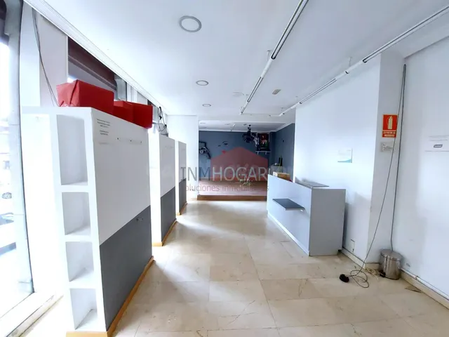 Fantástico local comercial en pleno centro de Ávila, con esc - foto 4