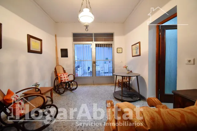 Amplia casa de pueblo con terraza, balcón y trastero — 5
