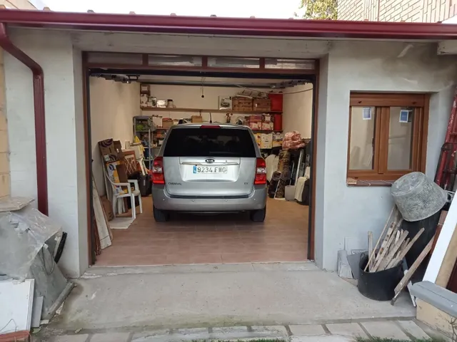 SE VENDE CASA EN VILLALOBAR, 2 PLANTAS, VIVIENDA EN PRIMERA  - foto 2