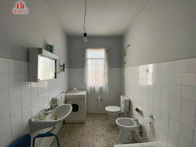 SE VENDE CASA SITUADA EN LA ZONA DE ALONGOS — 16