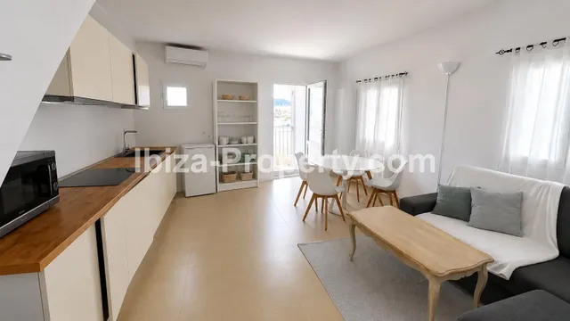 VENTA - Ático en La Marina, con solárium y vistas al puerto  - foto 2