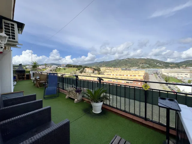 SOBRE ÁTICO CON GRAN TERRAZA EN PINEDA DE MAR