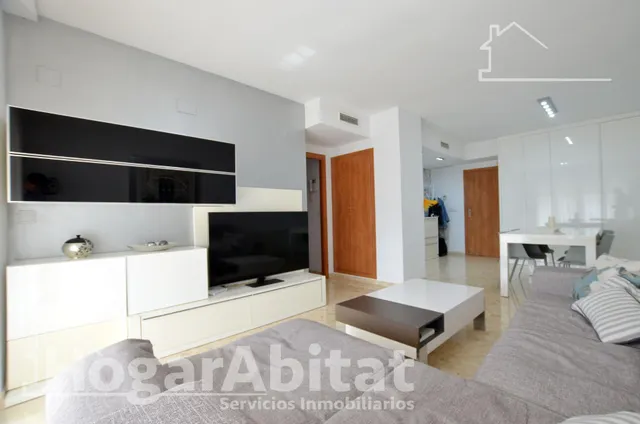 ¡vistas despejadas! amplio, alto y moderno con ascensor y balcón — 32