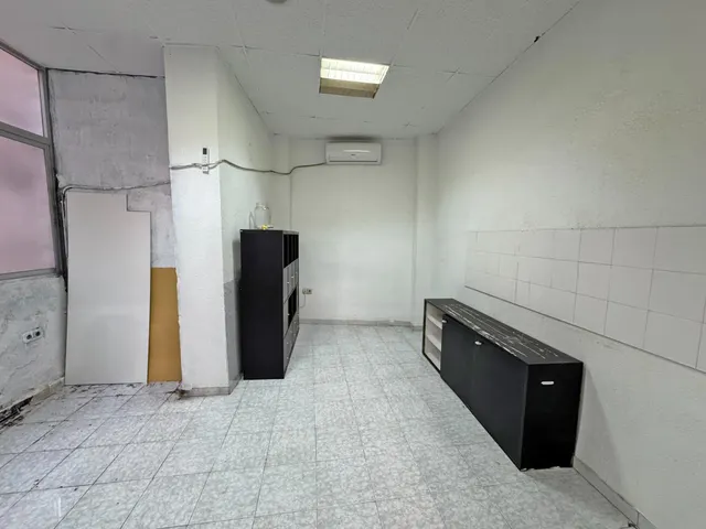 LOCAL AMPLIO EN EL CENTRO DE MURCIA — 6