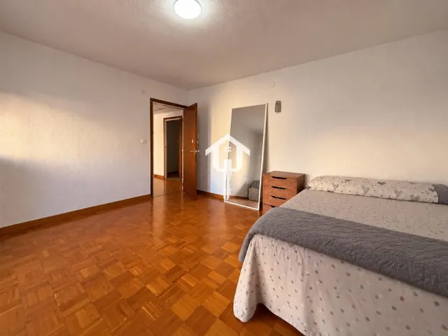 Piso 4 habitaciones 105m² en venta - Carolinas bajas — 31