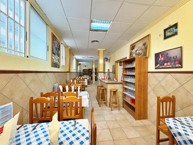 FANTASTICO LOCAL COMERCIAL EN VICENTE BLASCO IBAÑEZ — 4
