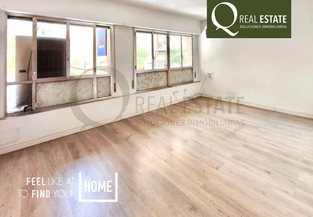 Oficina con alma creativa y potencial de vivienda en pleno c