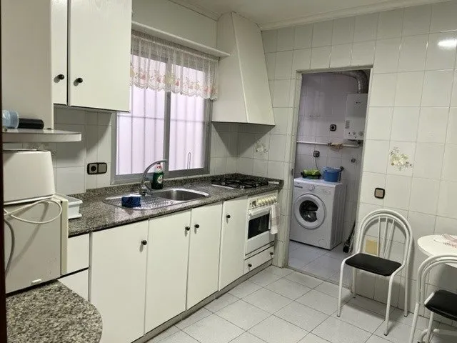 Venta de piso céntrico, 3 dormitorios, 2 baños, zona santa eulalia y universidad — 8