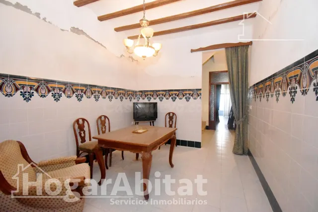 ¡Hazla a tu gusto! Gran casa para reformar con terraza y bal - foto 5