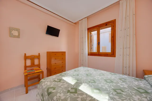 Apartamento de 3 dormitorios y piscina comunitaria en Acequion, Torrevieja — 11