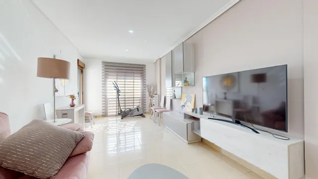 PISO DE TRES DORMITORIOS CON PISCINA CLIMATIZADA, GIMNASIO Y