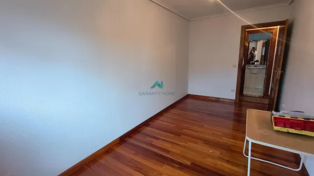 Se vende piso en Los Corrales de Buelna — 32