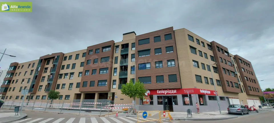 VIVIENDA DE TRES DORMITORIOS CON GARAJE Y TRASTERO
