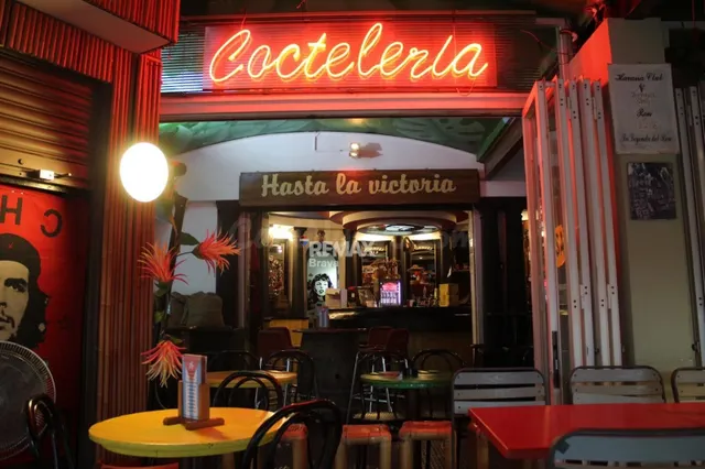 Empuriabrava | Traspaso de emblemático Cocktail Bar con 21 a