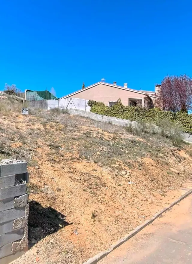 INMOBILIARIA ARBETETA VENDE TERRENO URBANO DE 552M2 EN ESPIN