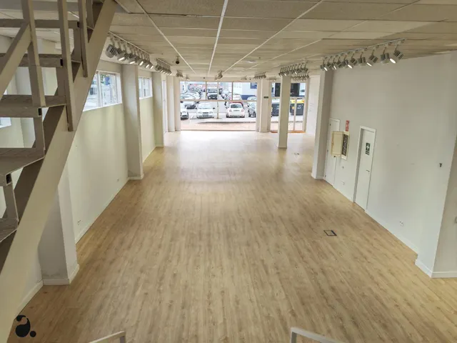 LOCAL COMERCIAL EN ALQUILER EN P-29 COLLADO VILLALBA — 18