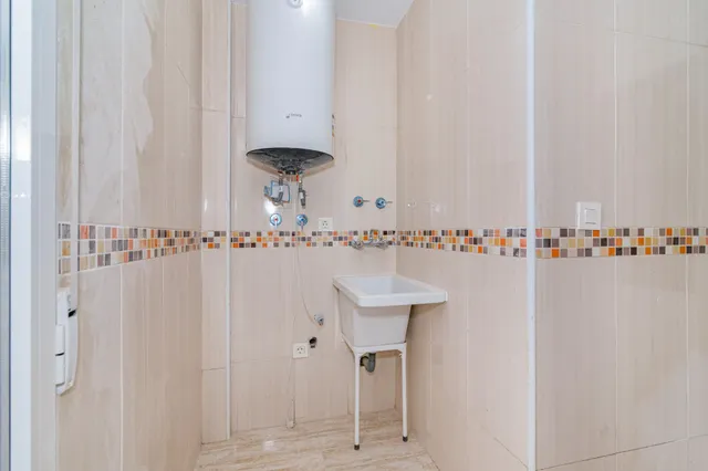 Moderno Adosado en Lachar, Ideal para Familias — 7