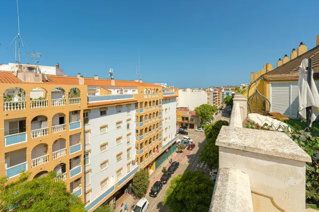 Residencia Denia Plaza. Amplio ático dúplex en venta en el centro de Denia. — 8