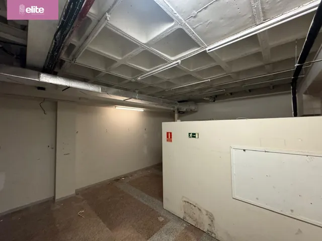MAGNIFICO LOCAL COMERCIAL EN PLENO CENTRO DE JEREZ — 22