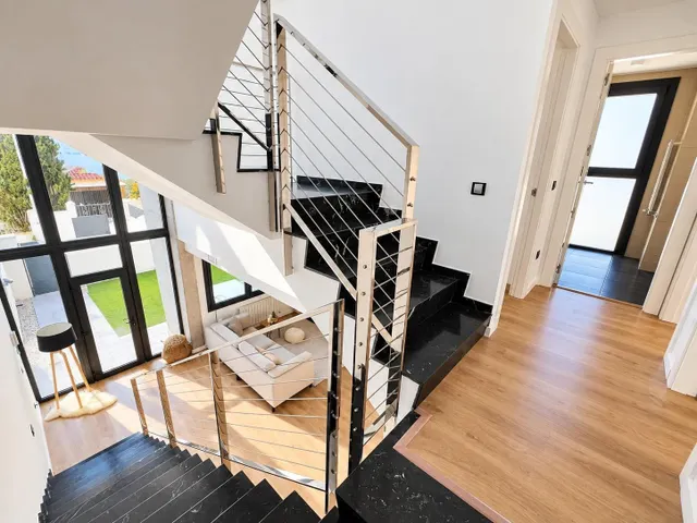 Preciosa casa de esquina con 3 dormitorios, amplia parcela privada y vistas panorámicas en Albir — 18