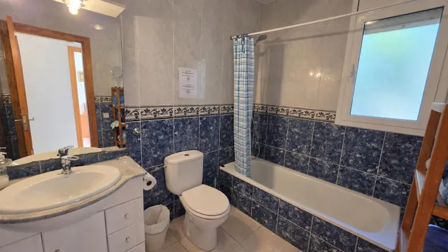 Chalet con piscina, gran parcela y licencia turística — 18
