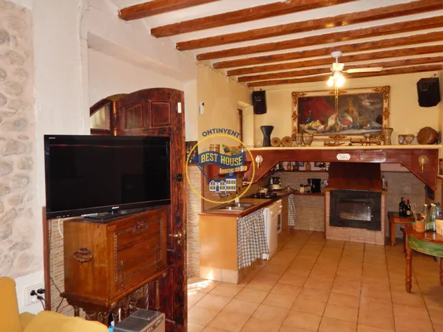 EXCLUSIVA VILLA EN COCENTAINA CON GRAN PARCELA Y BONITA PISCINA. — 24