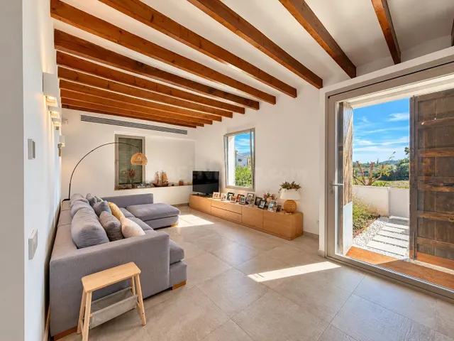 Preciosa Villa en Calviá Pueblo con Jardín y Piscina Privada - foto 5