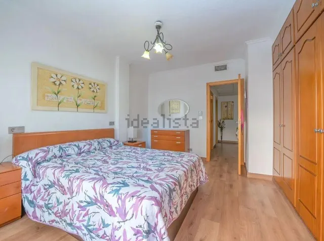 Duplex reformado junto al paseo marítimo y el parque Reina Sofía. — 22