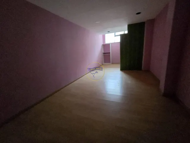 Amplio local comercial en zona de paso — 14