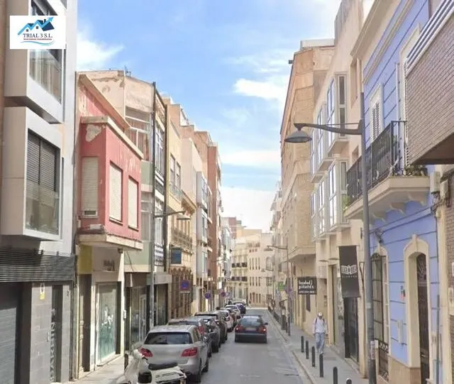 Piso en venta en Almería capital: oportunidad única sin pose