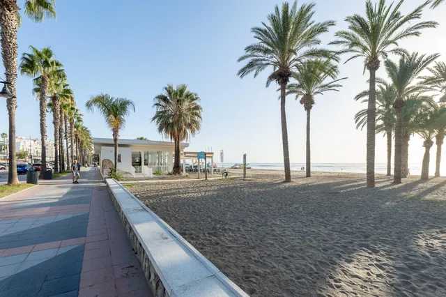 Exclusiva vivienda en primera línea de playa en el bajondillo – Torremolinos — 34