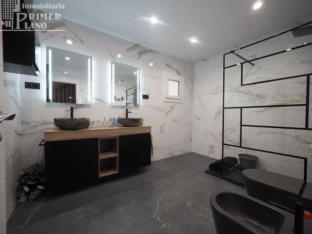 Amplia Casa en el Corazón de Tomelloso - €290,000 — 7