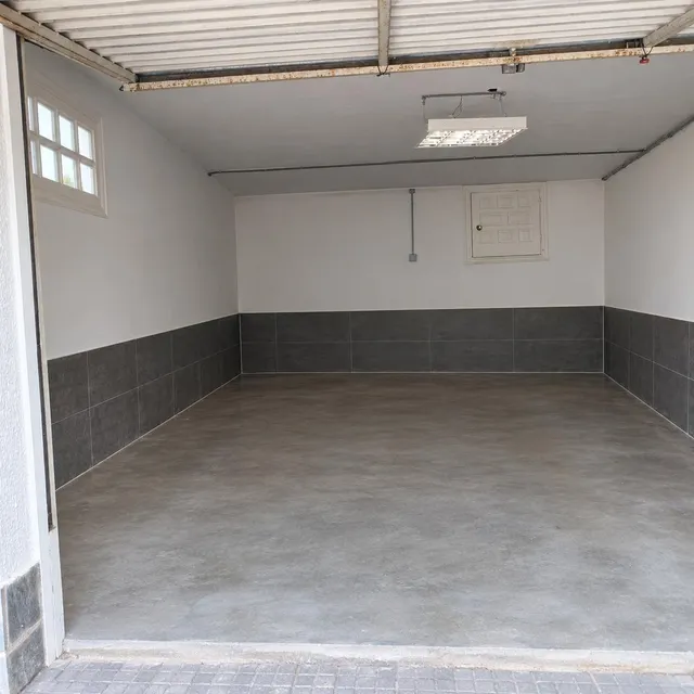 SE VENDE CASA INDEPENDIENTE CON PISCINA CON VISTAS EN CORBERA DE LLOBREGAT BARCELONA — 27