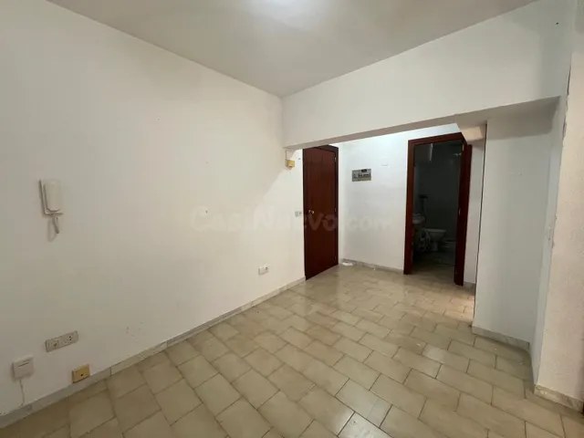 Oficina en el centro posibilidad de cambio a vivienda - foto 2