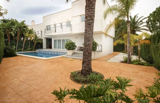 Villa 4 habitaciones 550m² en venta - PLAYA — 2