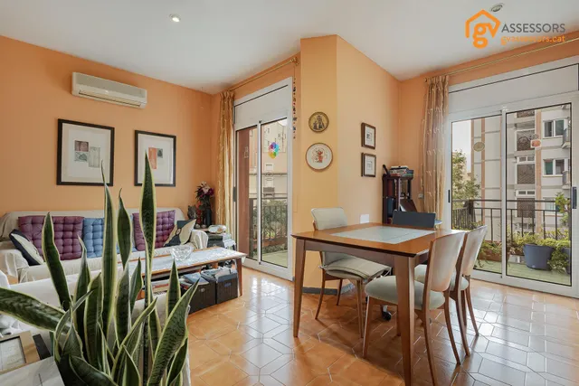 3 HAB, 3 BALCONES Y ASCENSOR