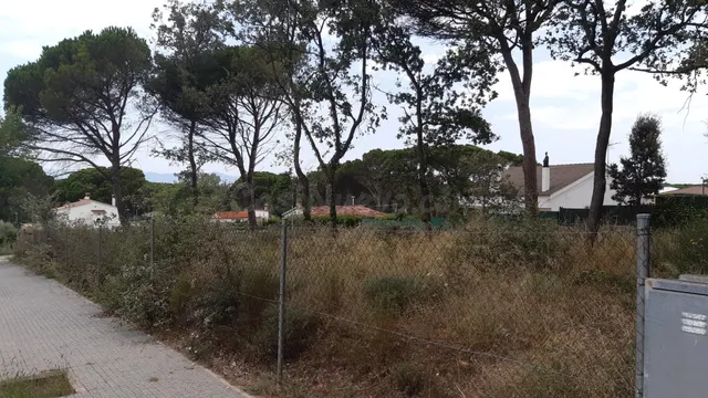 PARCELA DE 812 M2, EN CALDES DE MALAVELLA - foto 2