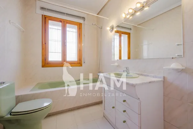 Casa en una planta con pabellón de invitados, piscina y garaje – Parcela 1.180 m2 — 37