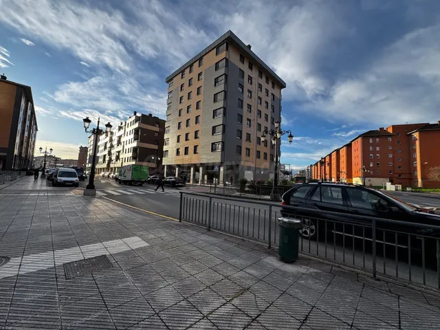 OPORTUNIDAD GRAN LOCAL COMERCIAL FRENTE AL CAMPO MUNICIPAL M