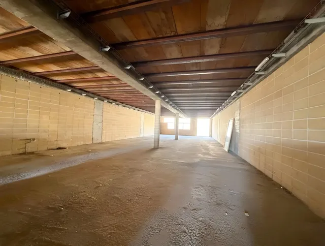 Nave industrial en p.i. avenar roda de bara — 9
