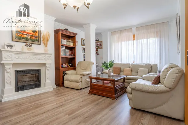 CHALET CON PISCINA Y JARDÍN A SOLO 10 MINUTOS DE GRANADA — 27
