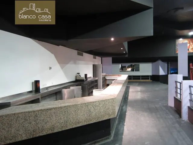 Emblemático local de 1.000m2 en el centro de Carballo por 1.300€/mes — 7