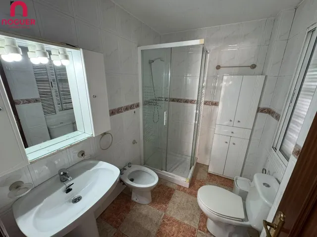 PISO JUNTO MEDINA AZAHARA CON ASCENSOR , TERRAZA, TRASTERO Y AZOTEA INDEPENDIENTE — 8