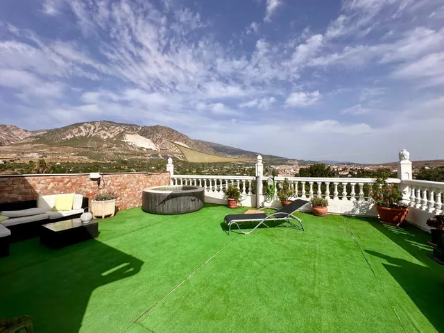 CASA CON MÚLTIPLES POSIBILIDADES EN DÚRCAL — 5