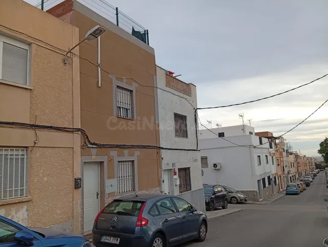 Se vende Casa Independiente en Almería - foto 3