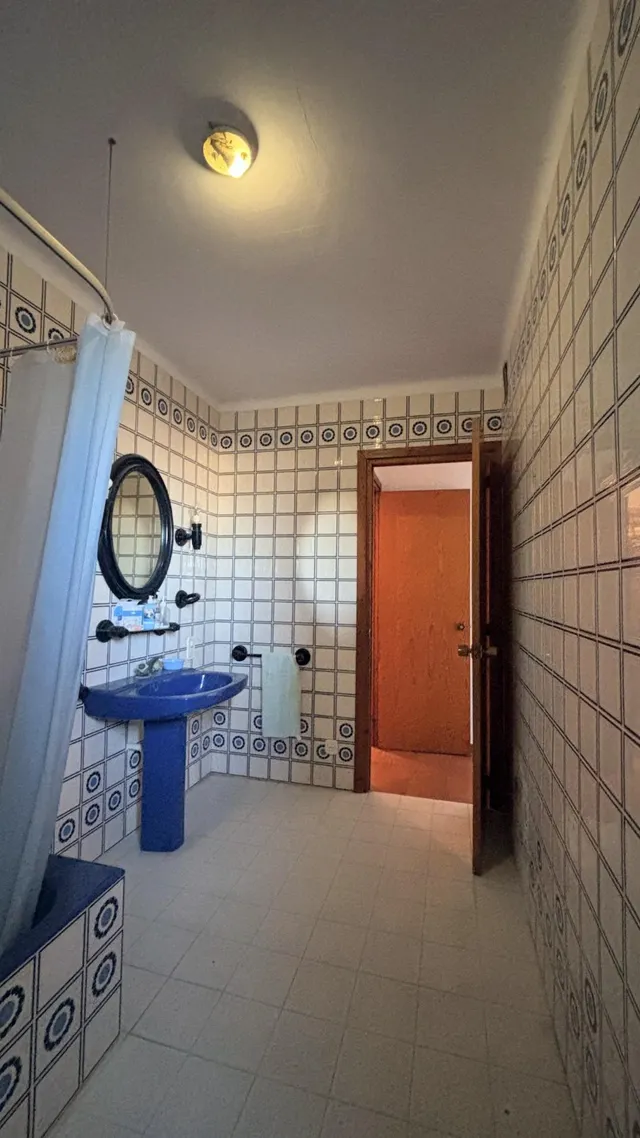 Piso de 4 habitaciones con garaje privado, dos balcones y vistas despejadas en el centro de Deltebre — 26