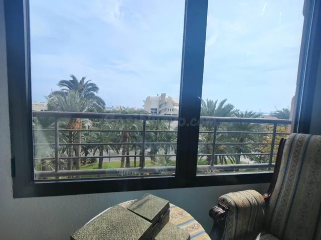 SE VENDE ELEGANTE Y GRAN VIVIENDA FRENTE A PUERTO DEPORTIVO  - foto 2