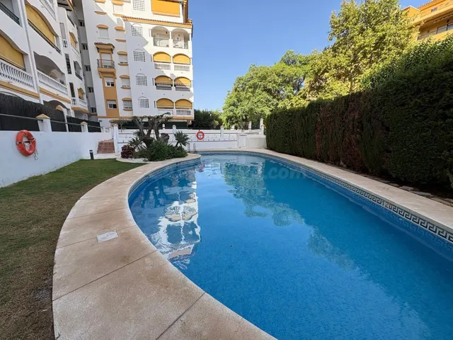 Ático dúplex · san pedro de alcántara · urbanización con piscina — 37