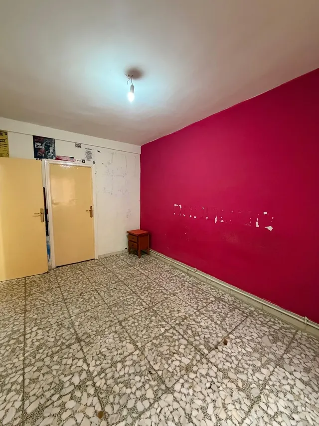 Oportunidad en Valladolid: Piso a Reformar en Rondilla - Santa Clara por solo €130,000 — 8