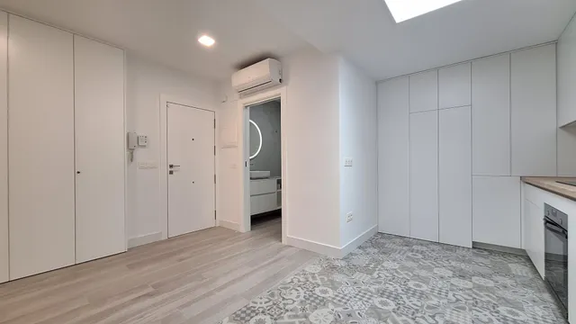 Apartamento SIN AMUEBLAR de un dormitorio y completamente reformado en la Plaza Cetina — 9